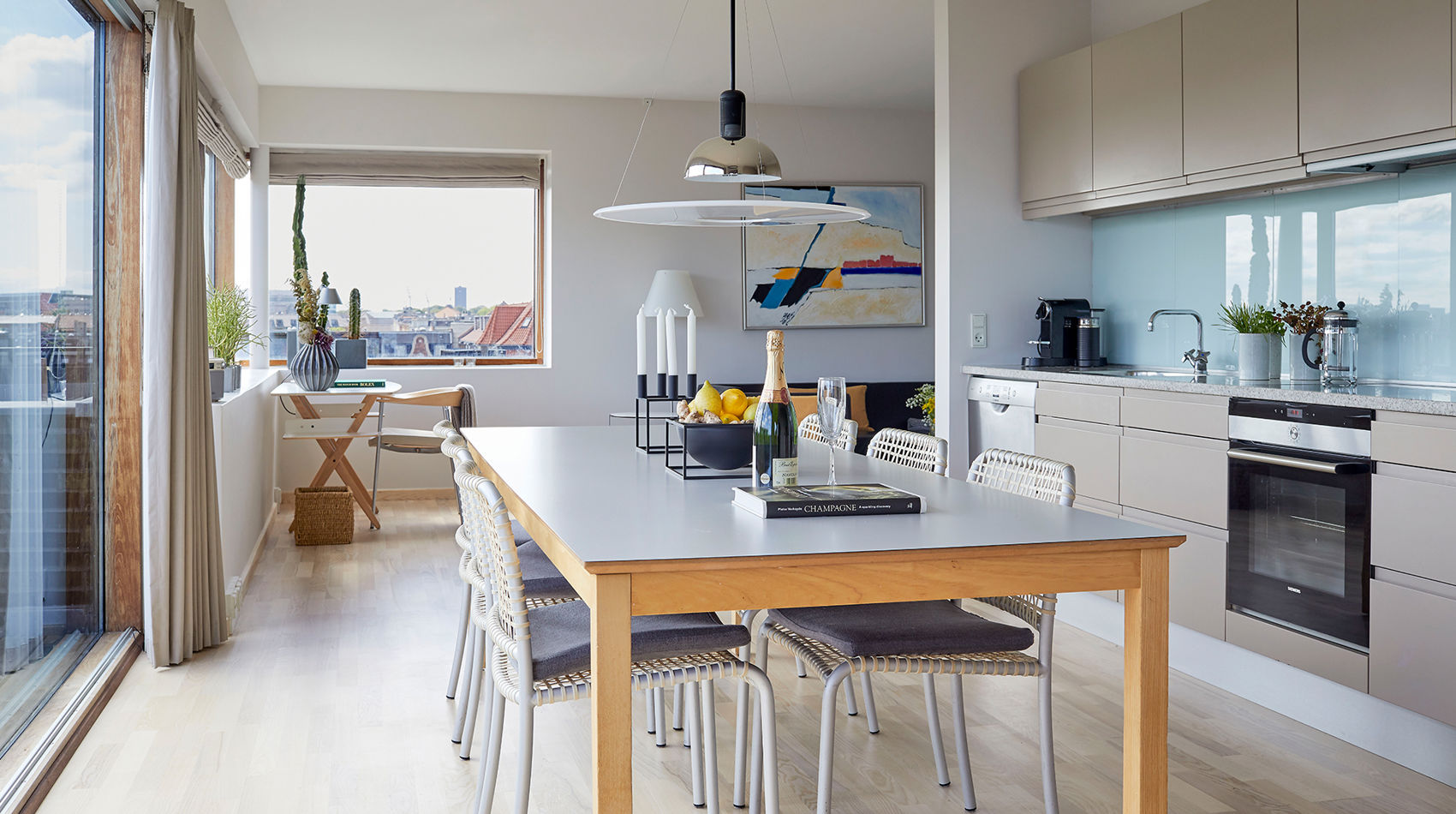 105M2 Penthouse Hotellejlighed Spisestue